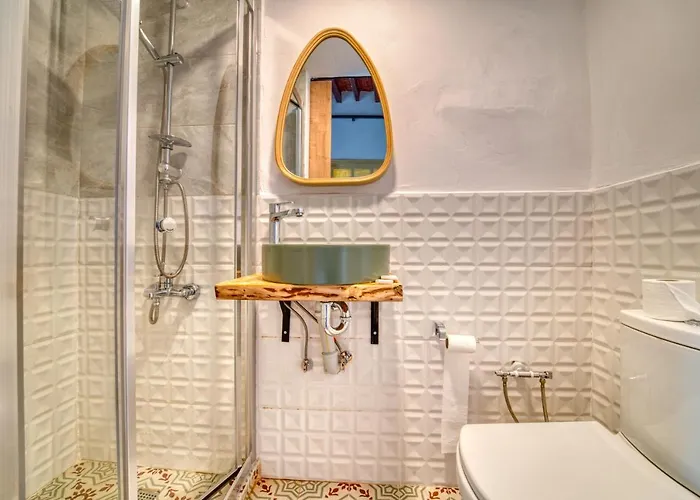 ホテル The Port Of Kyrenia キレニア