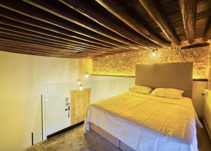 ホテル The Port Of Kyrenia キレニア