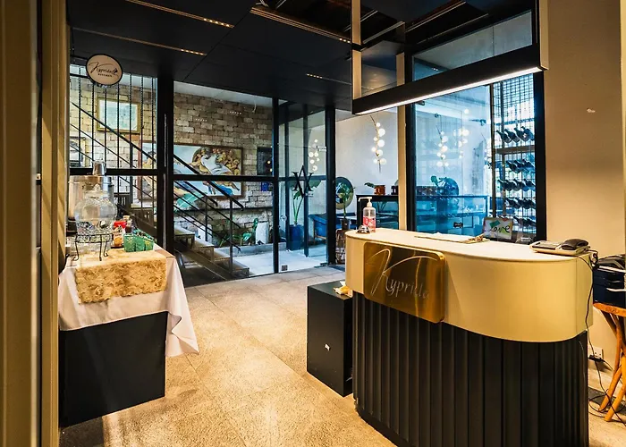 The Port Of Kyrenia ホテル キレニア